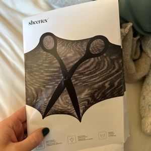 Sheertex Classic Sheer Rip-Resist tights size M. Black